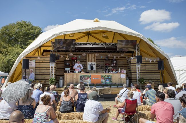 CointryFile Live, 05/08/18paul box ©